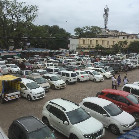 Joshi Yatri Niwas Otel Kolhapur Dış mekan fotoğraf
