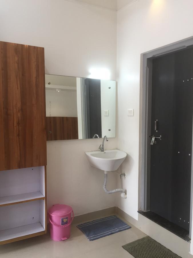Joshi Yatri Niwas Otel Kolhapur Dış mekan fotoğraf