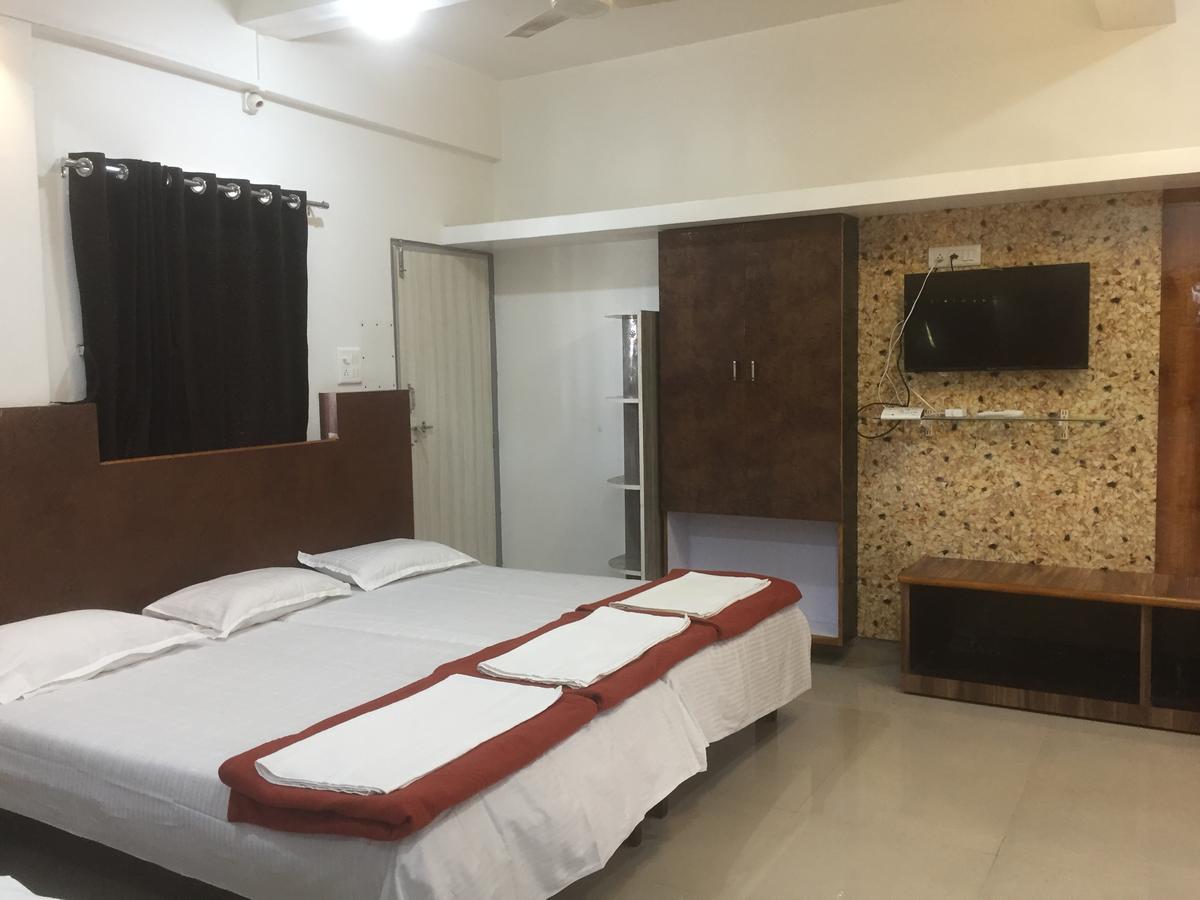 Joshi Yatri Niwas Otel Kolhapur Dış mekan fotoğraf