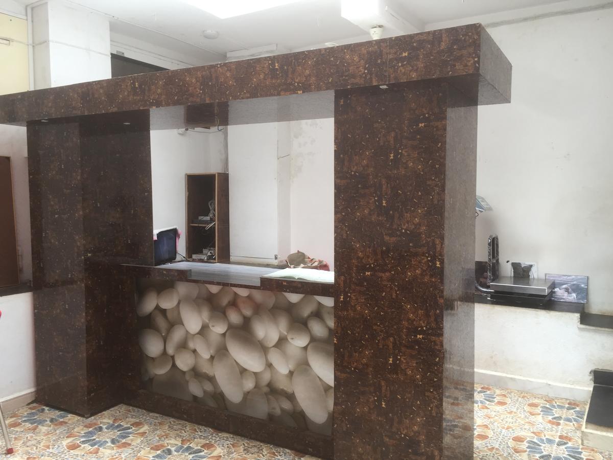 Joshi Yatri Niwas Otel Kolhapur Dış mekan fotoğraf
