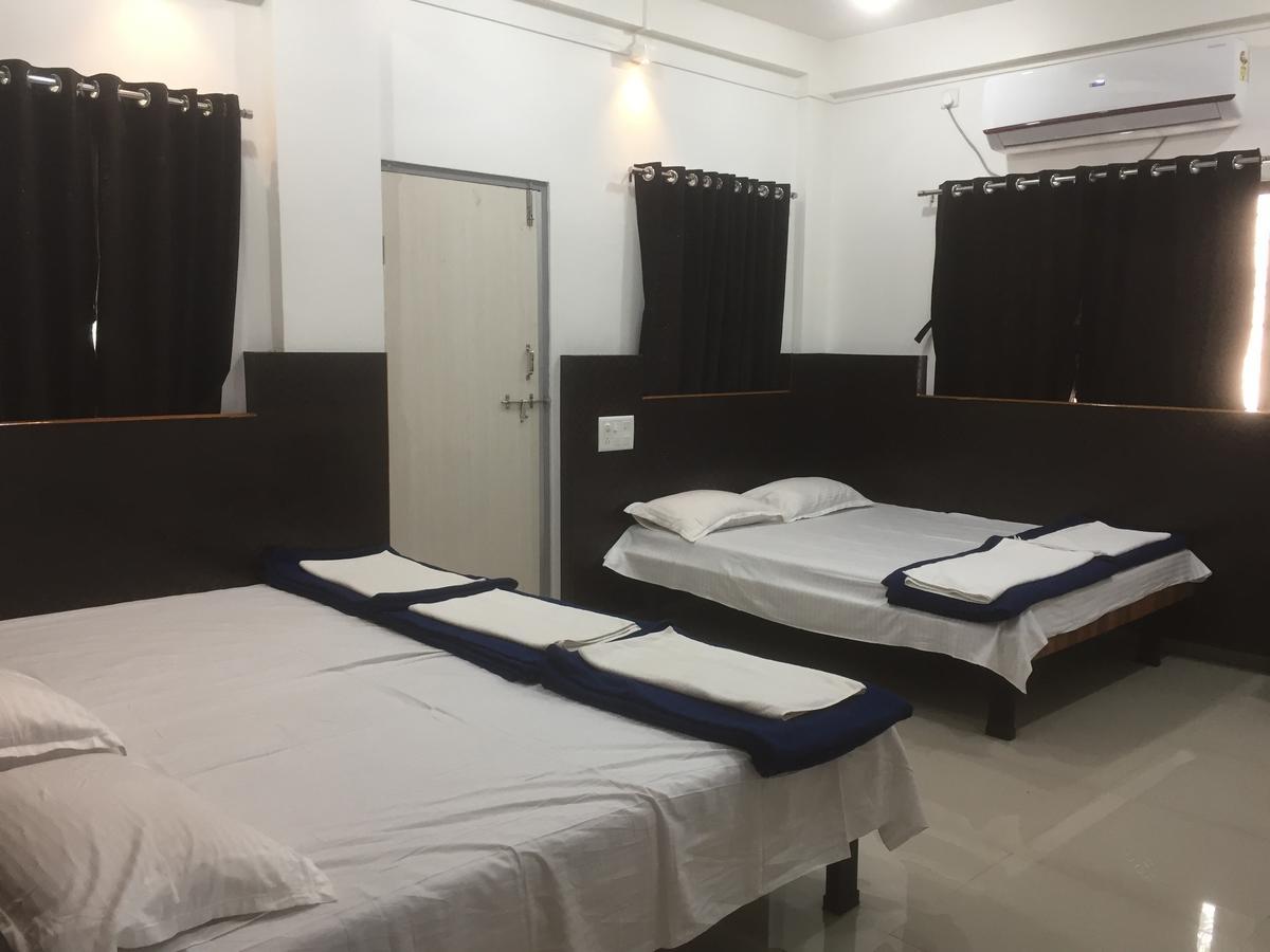 Joshi Yatri Niwas Otel Kolhapur Dış mekan fotoğraf