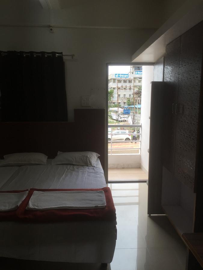 Joshi Yatri Niwas Otel Kolhapur Dış mekan fotoğraf