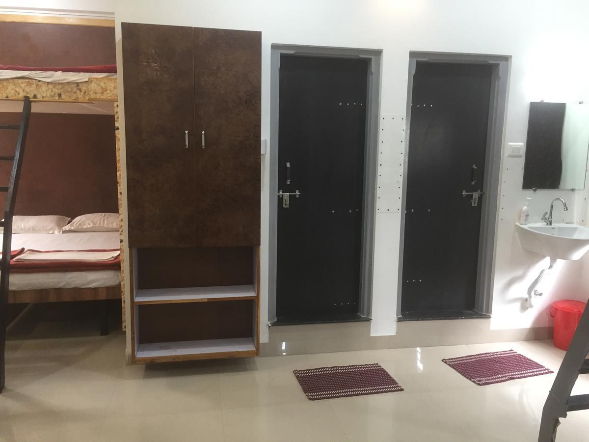 Joshi Yatri Niwas Otel Kolhapur Dış mekan fotoğraf