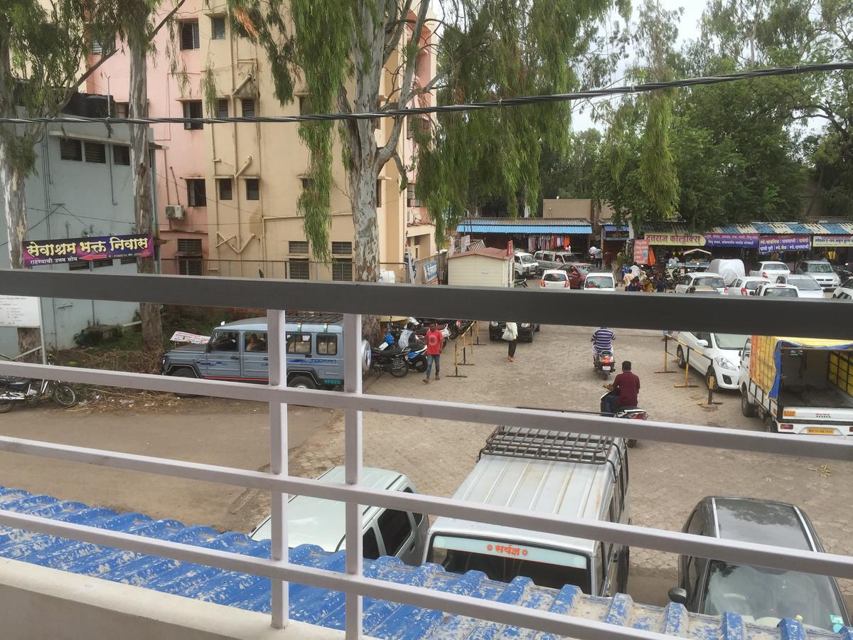 Joshi Yatri Niwas Otel Kolhapur Dış mekan fotoğraf