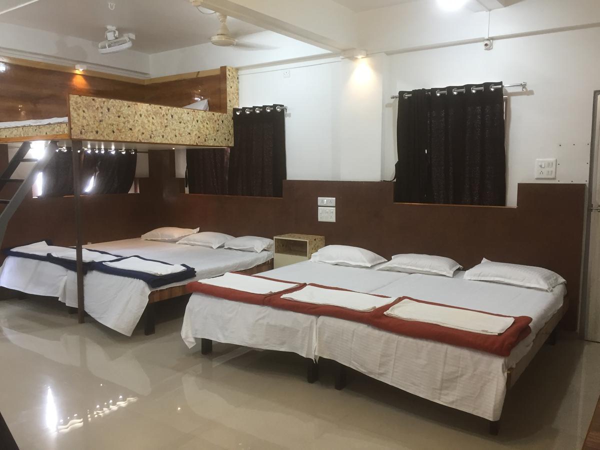 Joshi Yatri Niwas Otel Kolhapur Dış mekan fotoğraf